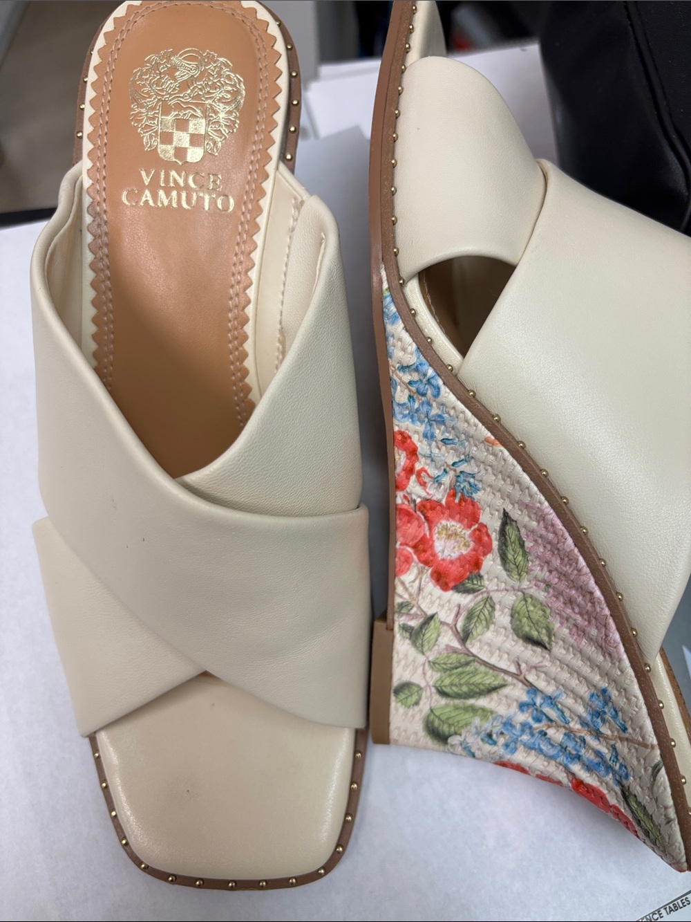 Vince Camuto Cream Wedge Slide with Floral Embroidered Side -3”wedge #012 - NWOT